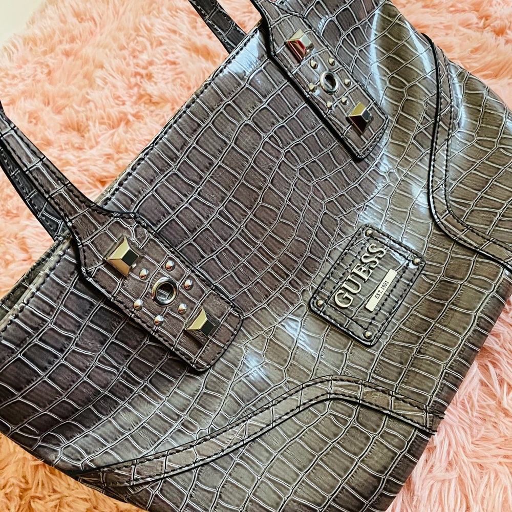 GUESS Gray Purse - Picture 4 of 7